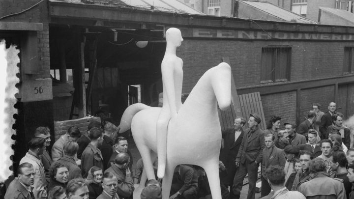 Restauratie van iconisch ‘Paard en ruiter’ beeld in Keukenhof van start